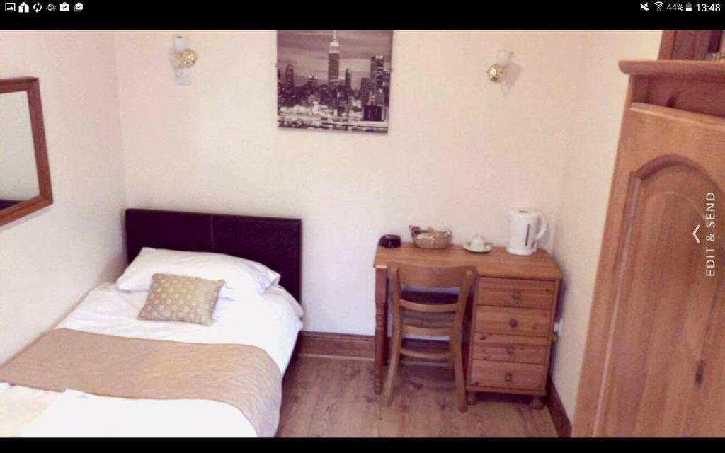 Dillwyn'S Hotel Pontardawe Eksteriør billede